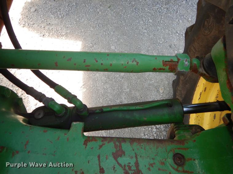 image for item DB8474 1995 John Deere 7800 MFWD tractor