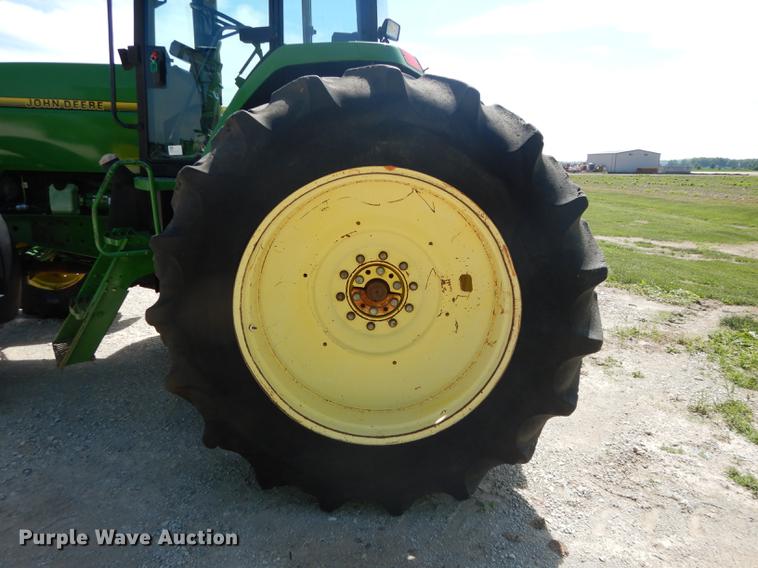 image for item DB8474 1995 John Deere 7800 MFWD tractor