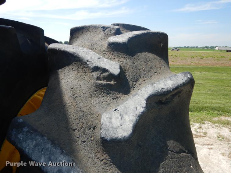 image for item DB8474 1995 John Deere 7800 MFWD tractor