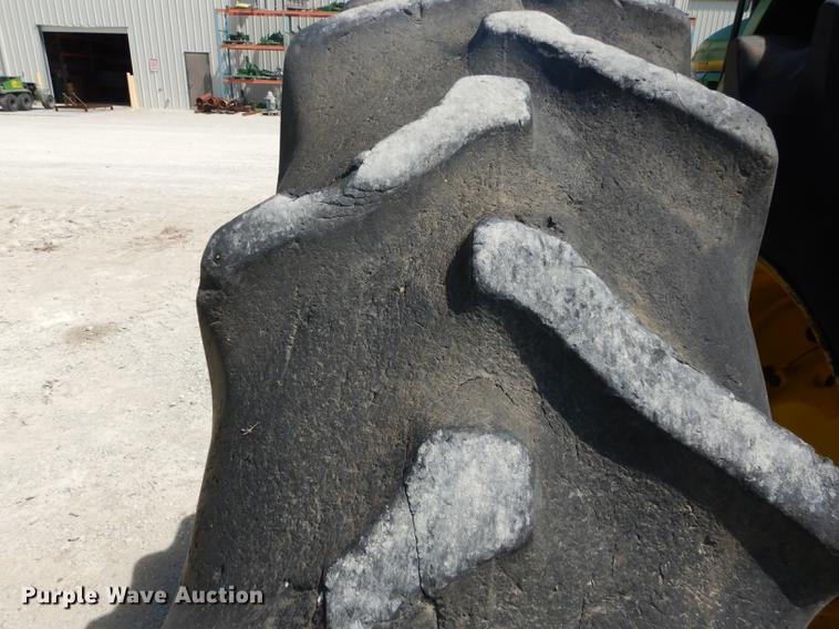 image for item DB8474 1995 John Deere 7800 MFWD tractor