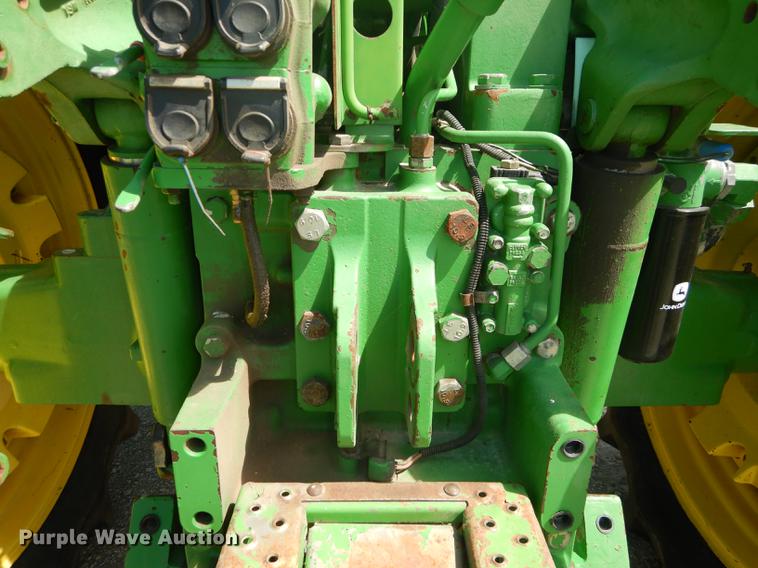 image for item DB8474 1995 John Deere 7800 MFWD tractor