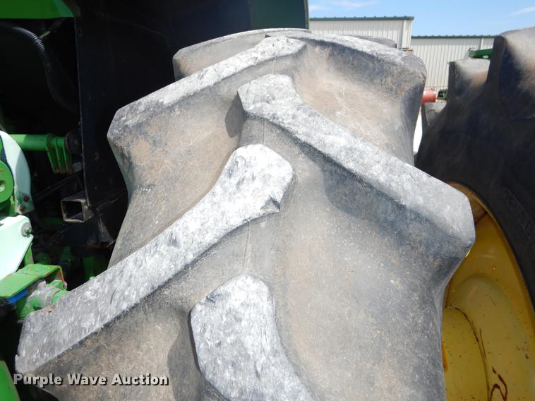 image for item DB8474 1995 John Deere 7800 MFWD tractor