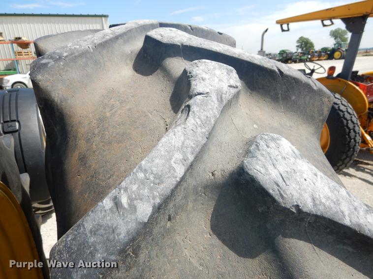 image for item DB8474 1995 John Deere 7800 MFWD tractor