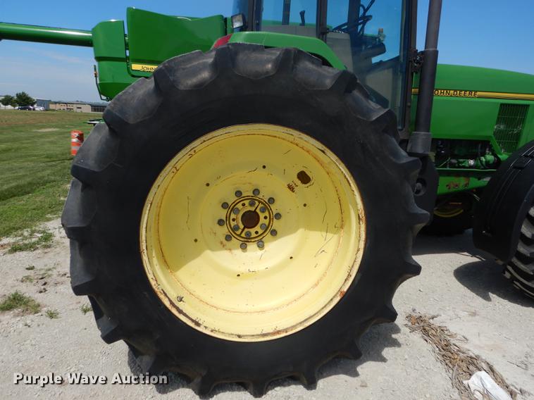 image for item DB8474 1995 John Deere 7800 MFWD tractor