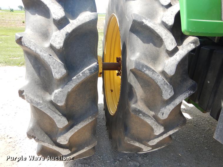 image for item DB8474 1995 John Deere 7800 MFWD tractor