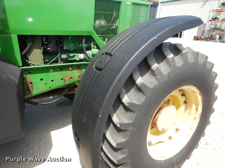 image for item DB8474 1995 John Deere 7800 MFWD tractor