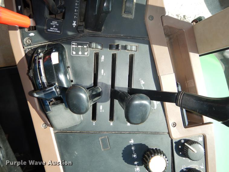 image for item DB8474 1995 John Deere 7800 MFWD tractor