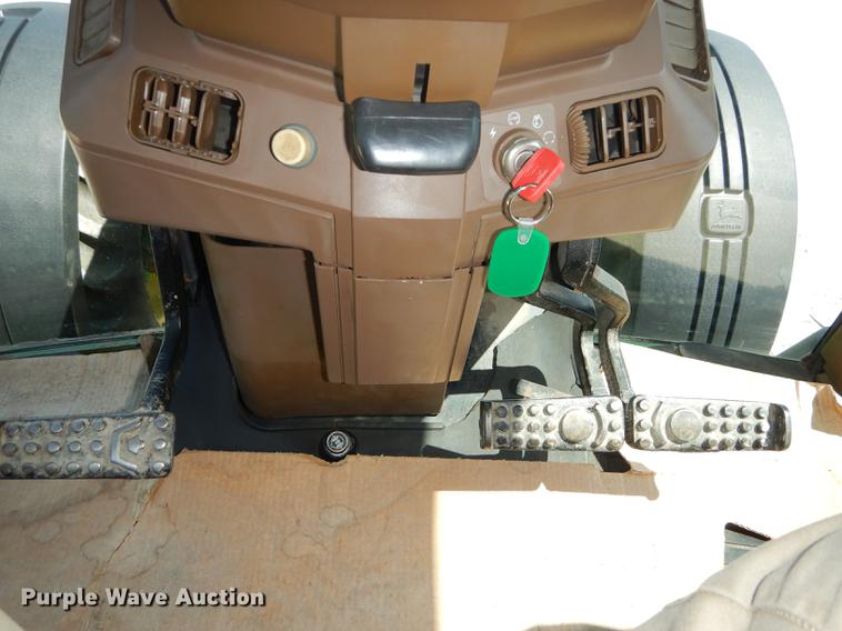 image for item DB8474 1995 John Deere 7800 MFWD tractor