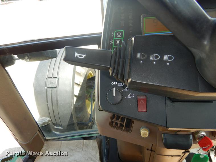 image for item DB8474 1995 John Deere 7800 MFWD tractor