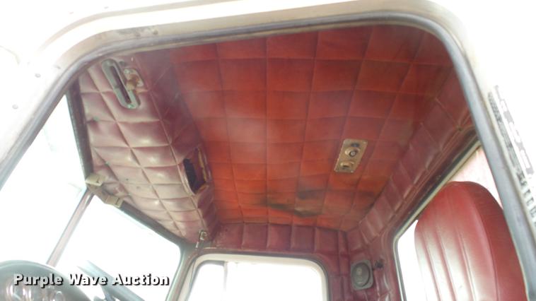 image for item DC0640 1980 Peterbilt 353S23 manure spreader truck