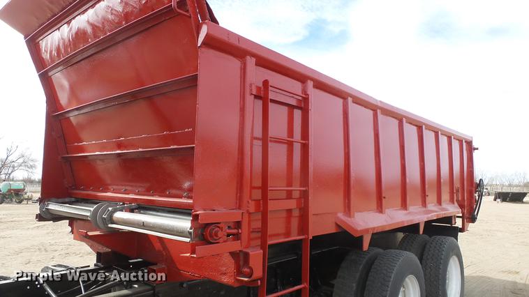 image for item DC0640 1980 Peterbilt 353S23 manure spreader truck