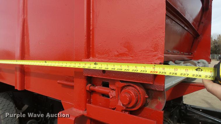 image for item DC0640 1980 Peterbilt 353S23 manure spreader truck