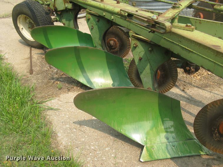 image for item DC2251 John Deere 5X16 five bottom plow