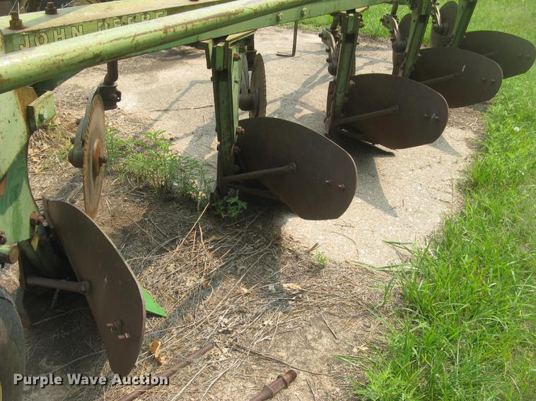 image for item DC2251 John Deere 5X16 five bottom plow