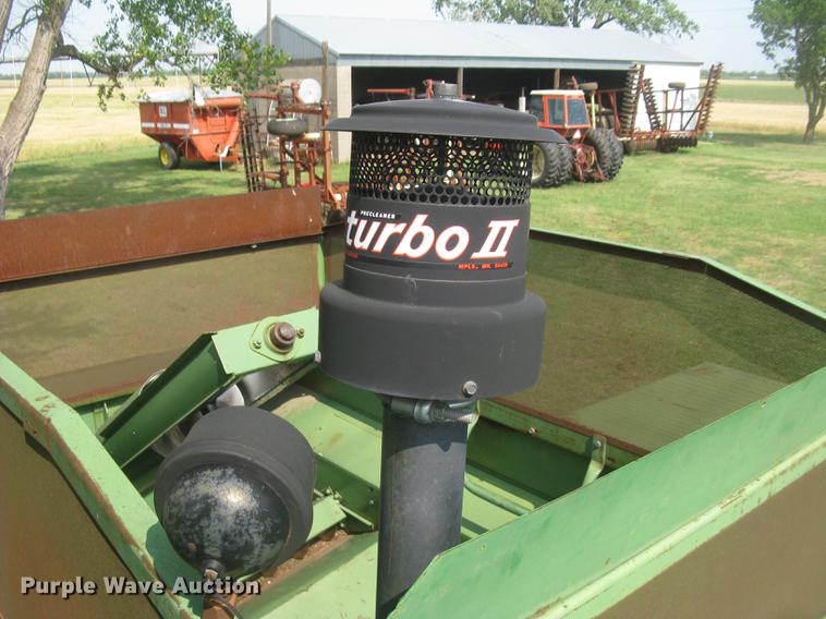 image for item DC2253 John Deere 4400 combine