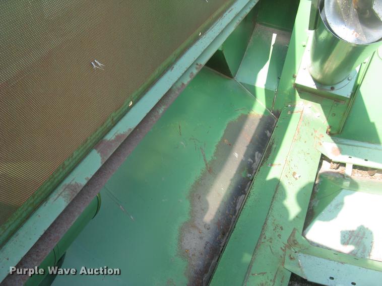 image for item DC2253 John Deere 4400 combine