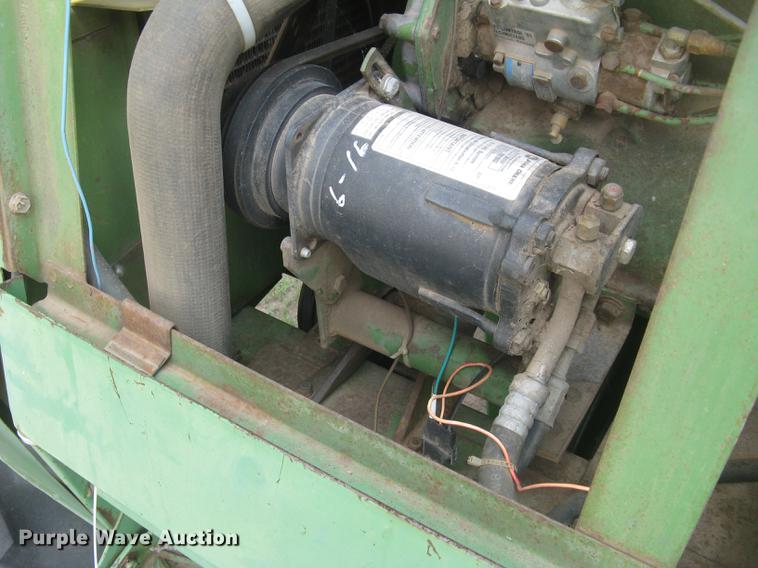 image for item DC2253 John Deere 4400 combine