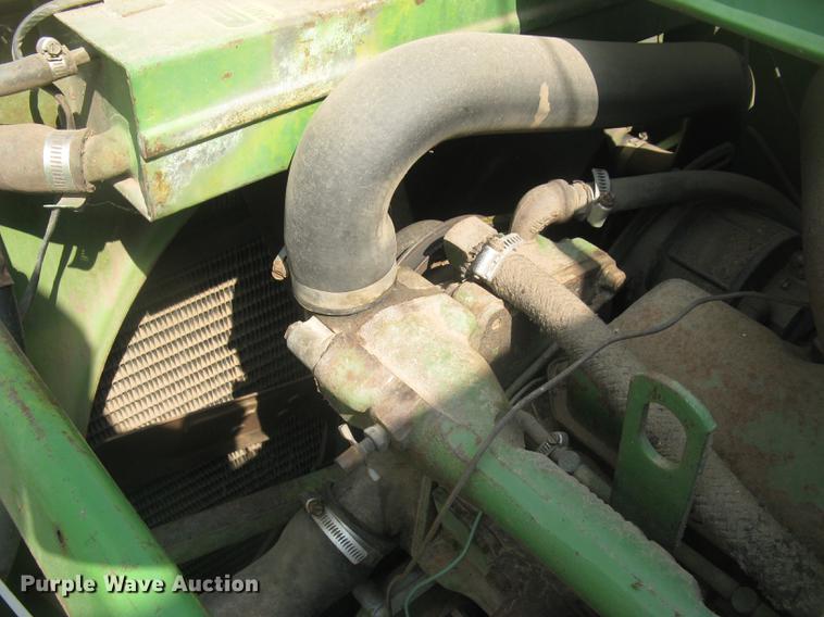 image for item DC2253 John Deere 4400 combine