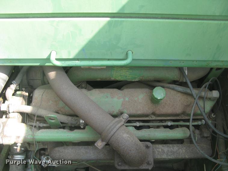 image for item DC2253 John Deere 4400 combine