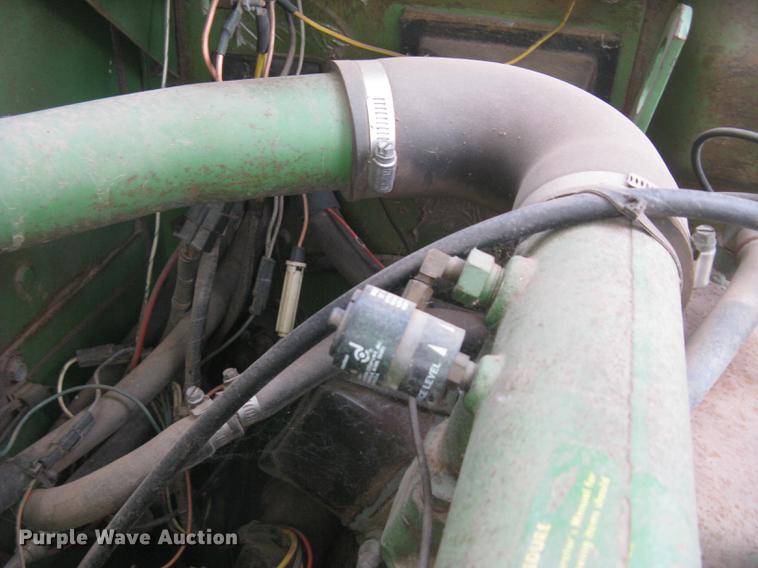 image for item DC2253 John Deere 4400 combine