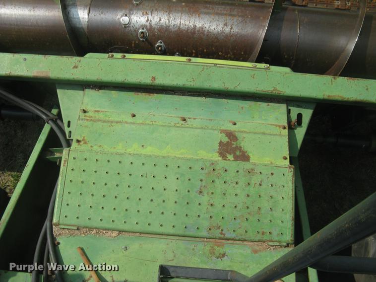 image for item DC2253 John Deere 4400 combine