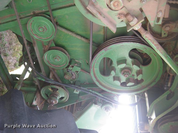 image for item DC2253 John Deere 4400 combine