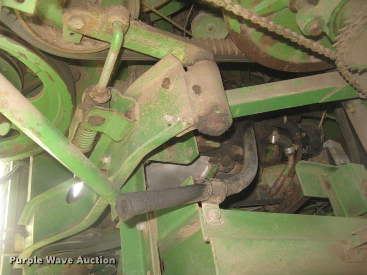 image for item DC2253 John Deere 4400 combine