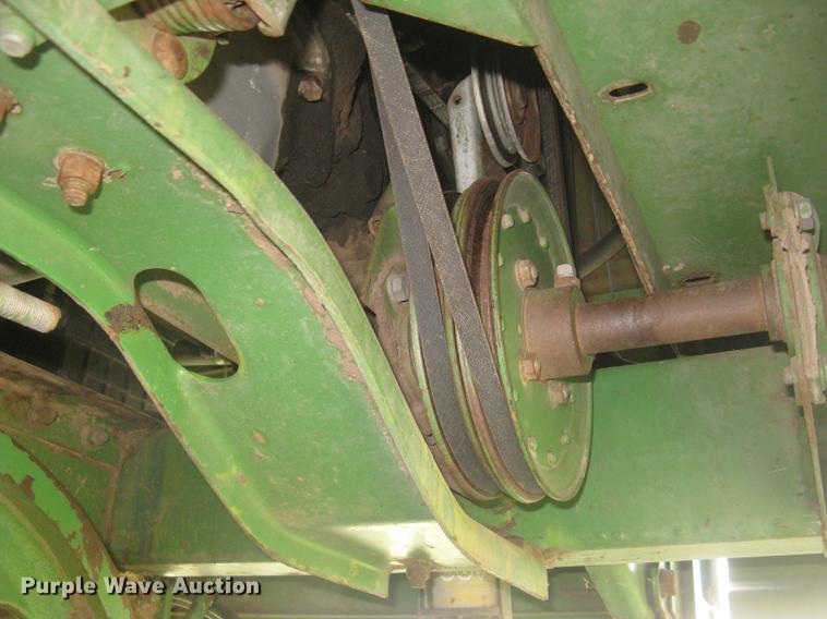 image for item DC2253 John Deere 4400 combine