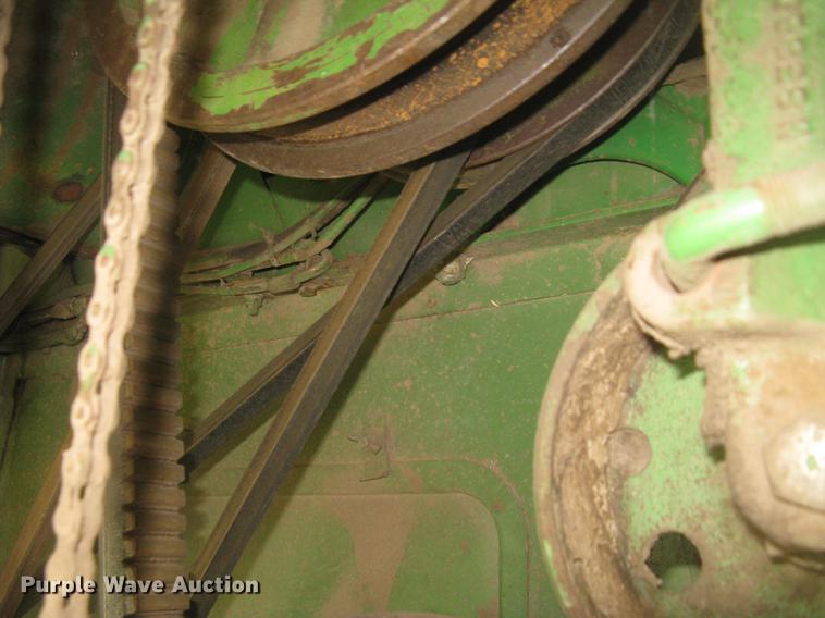 image for item DC2253 John Deere 4400 combine