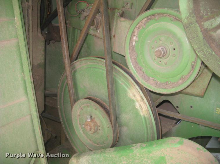 image for item DC2253 John Deere 4400 combine