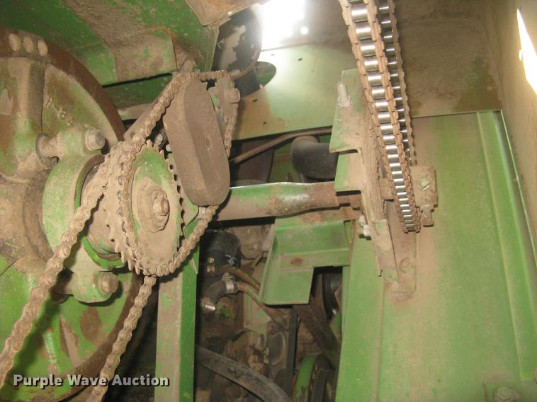 image for item DC2253 John Deere 4400 combine