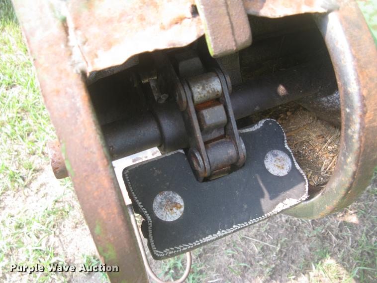 image for item DC2253 John Deere 4400 combine