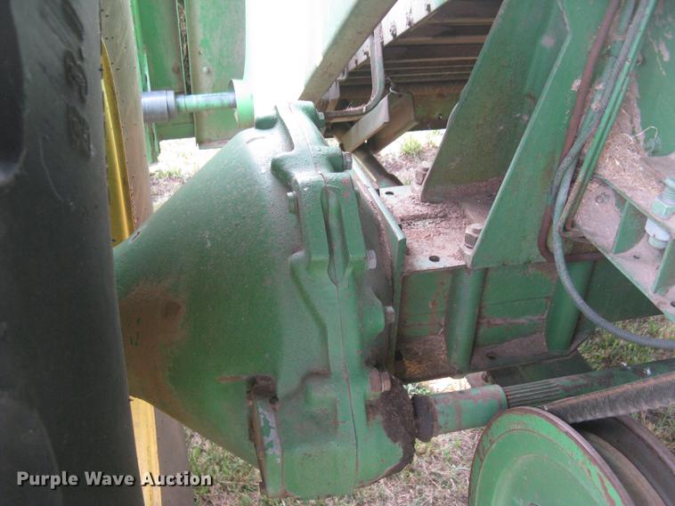 image for item DC2253 John Deere 4400 combine