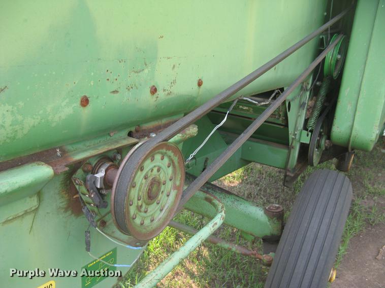 image for item DC2253 John Deere 4400 combine