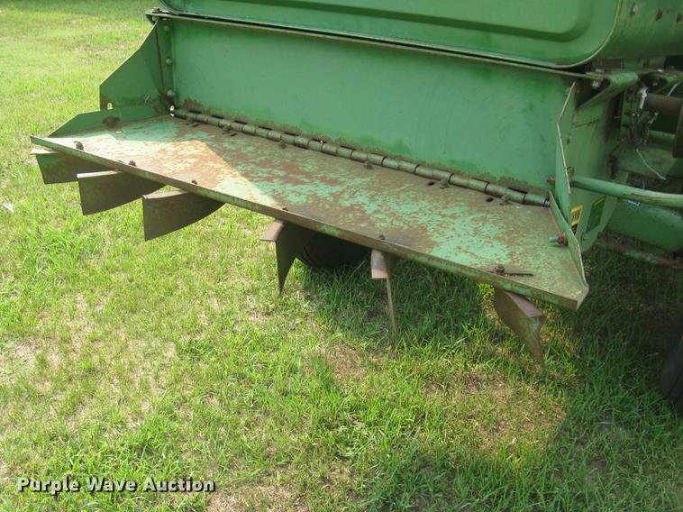 image for item DC2253 John Deere 4400 combine