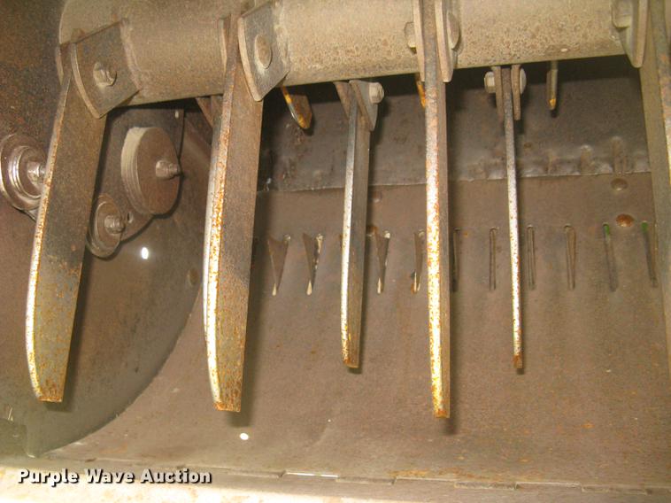 image for item DC2253 John Deere 4400 combine