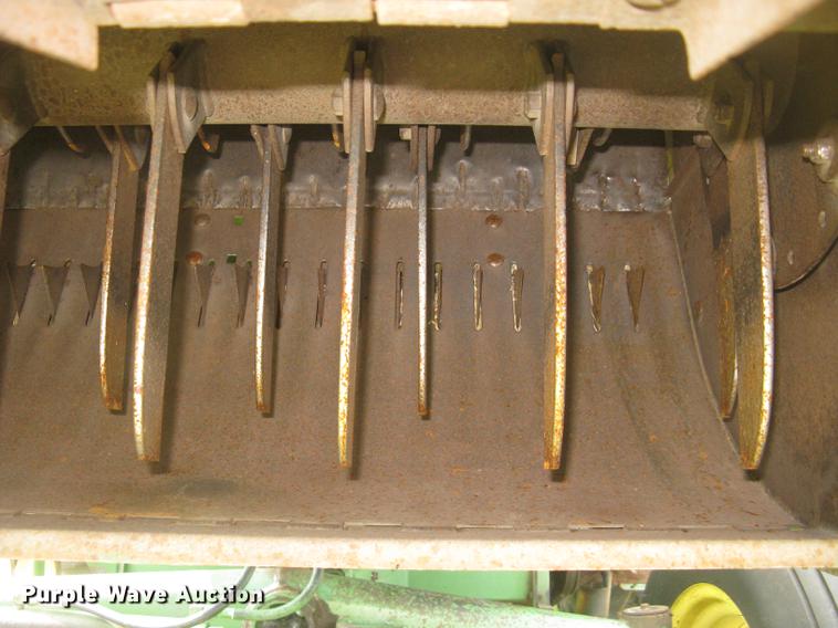 image for item DC2253 John Deere 4400 combine