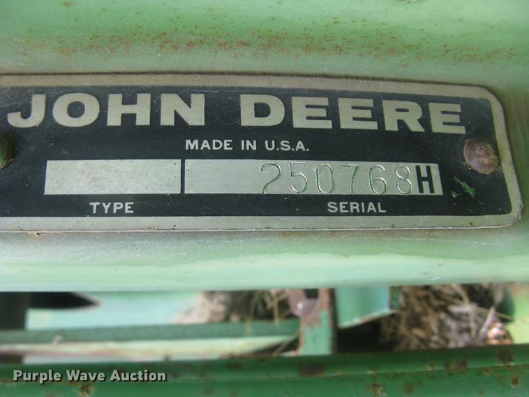 image for item DC2253 John Deere 4400 combine