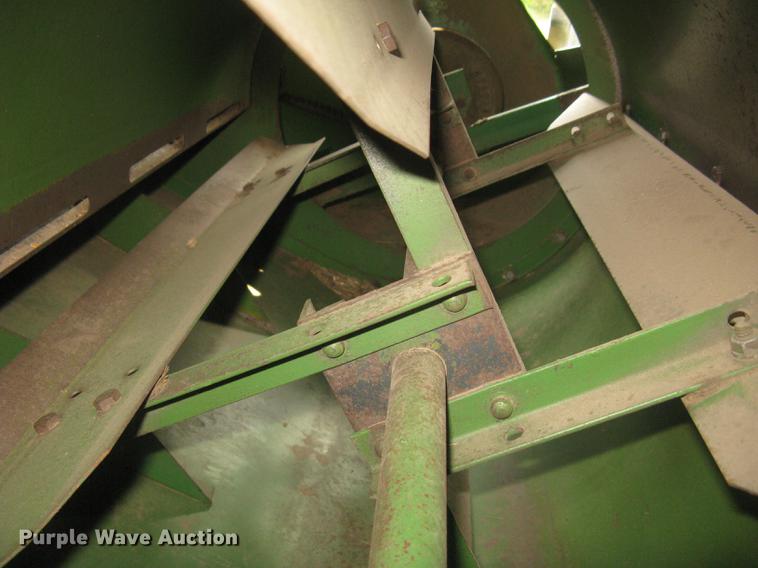 image for item DC2253 John Deere 4400 combine