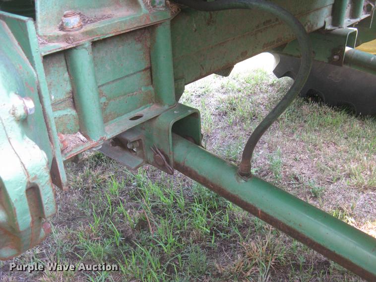 image for item DC2253 John Deere 4400 combine