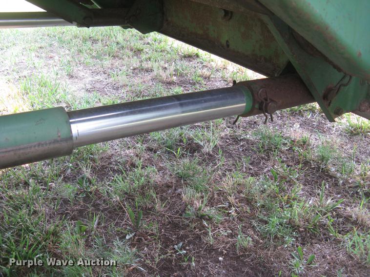 image for item DC2253 John Deere 4400 combine