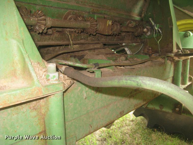 image for item DC2253 John Deere 4400 combine