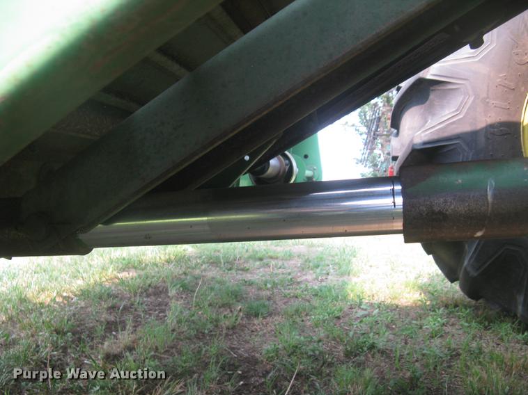 image for item DC2253 John Deere 4400 combine
