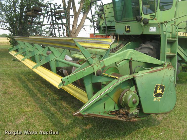 image for item DC2253 John Deere 4400 combine