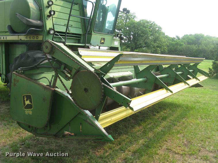 image for item DC2253 John Deere 4400 combine