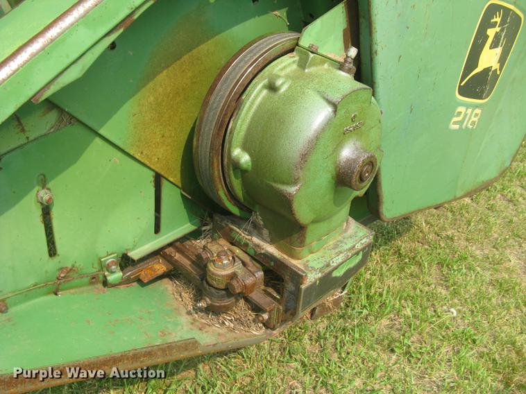 image for item DC2253 John Deere 4400 combine