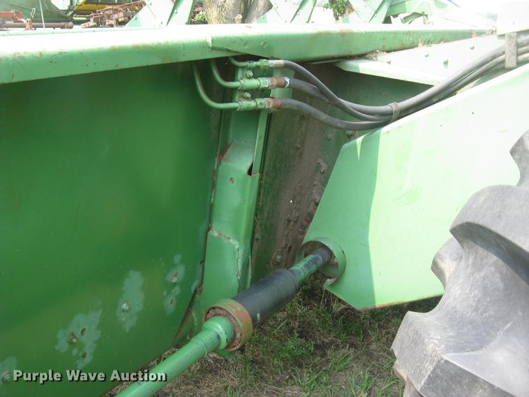 image for item DC2253 John Deere 4400 combine