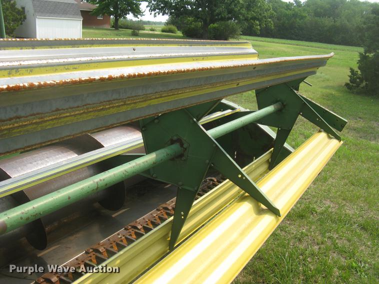 image for item DC2253 John Deere 4400 combine