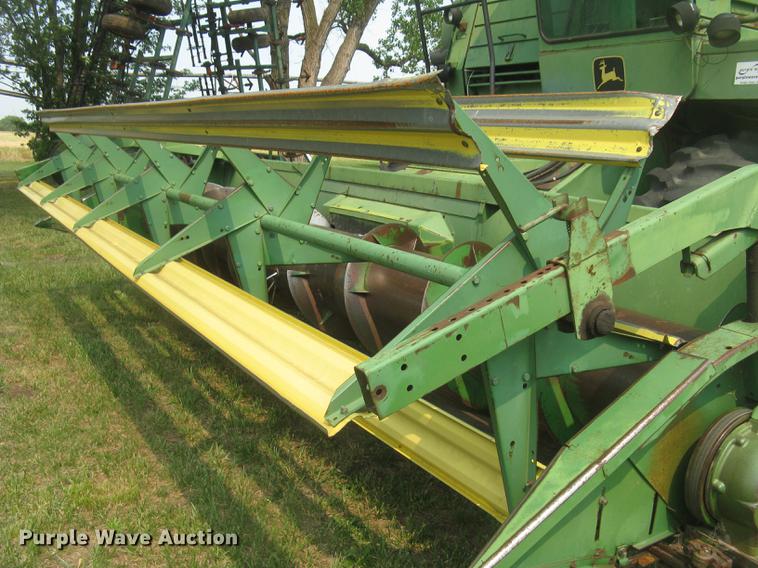 image for item DC2253 John Deere 4400 combine
