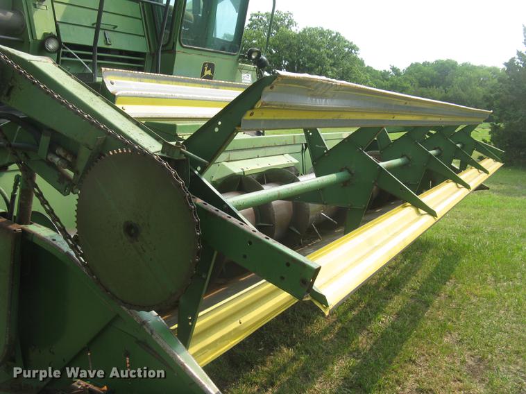 image for item DC2253 John Deere 4400 combine